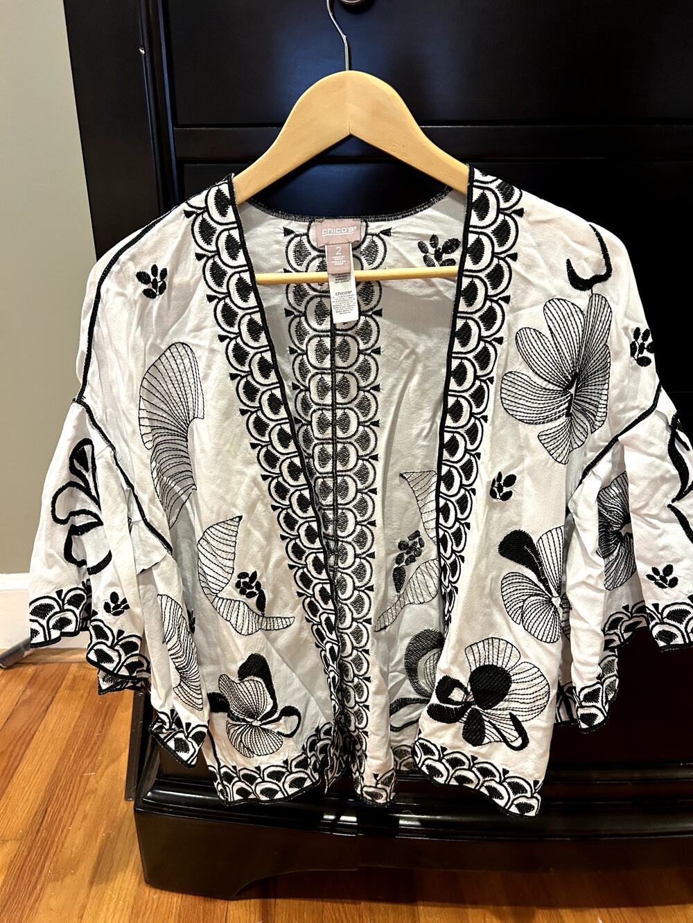 Chico's Embroidered Floral Kimono Sleeve Cardigan White/Black Design Size 2 (L)